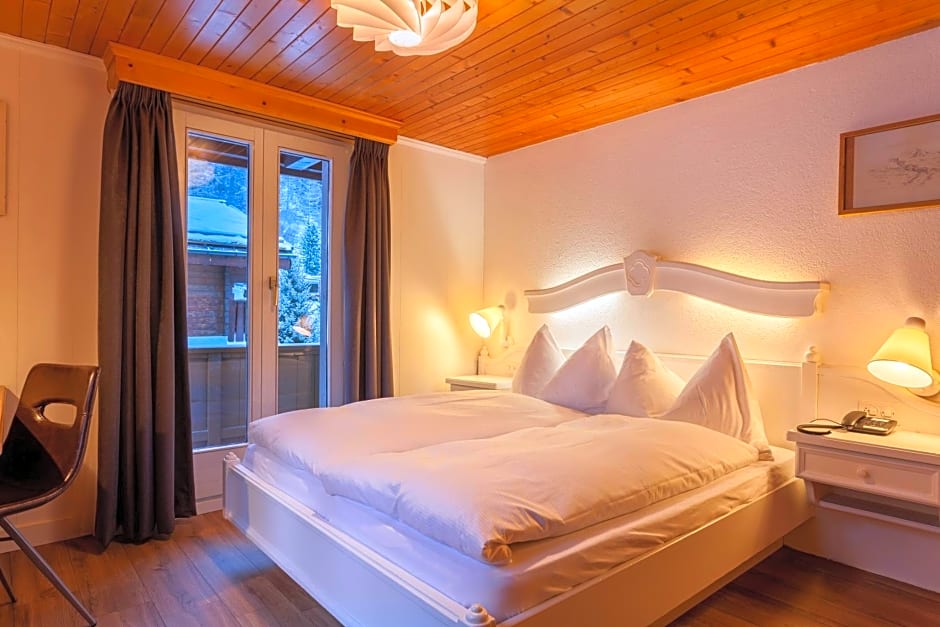 Hotel THE LARIX ski-in ski-out