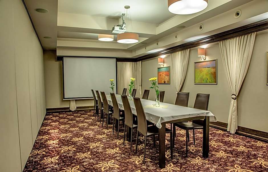 Hotel-Restauracja Platan