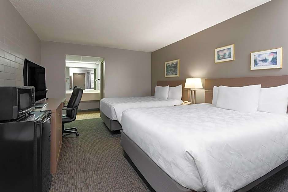Travelodge by Wyndham Grande Prairie