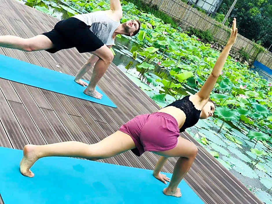 Yangshuo Tea Cozy--one way Free pick up from airport or TS 4 nights