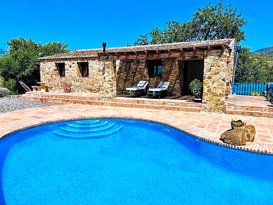 Super cosy house with private pool and amazing view