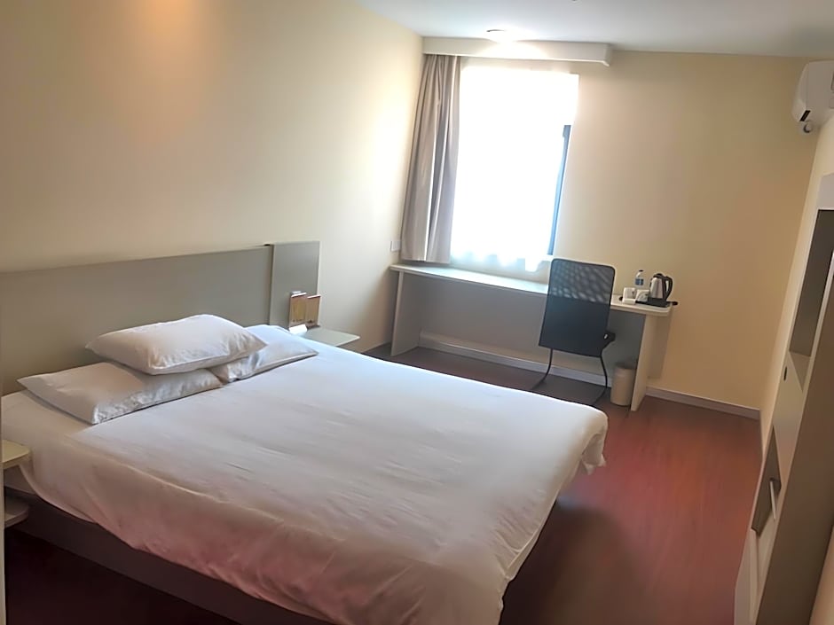 Hanting Hotel Zhangjiagang Golden Port