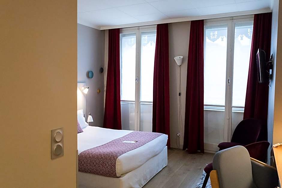 Premium 1 Queen Bed — 12 fotoğraftan 1. fotoğraf
