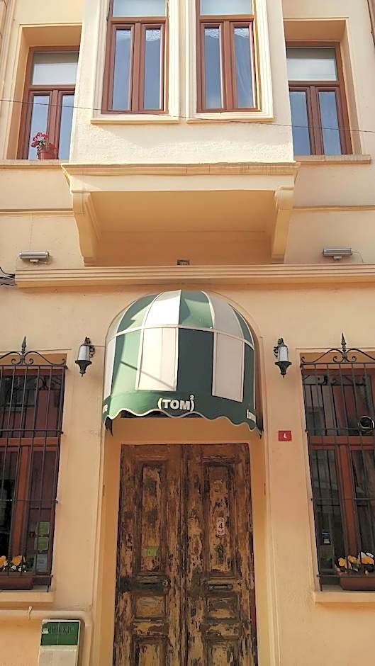 Tom Square Boutique Hotel