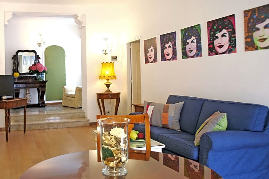 Photo 1 of 4 of Suite