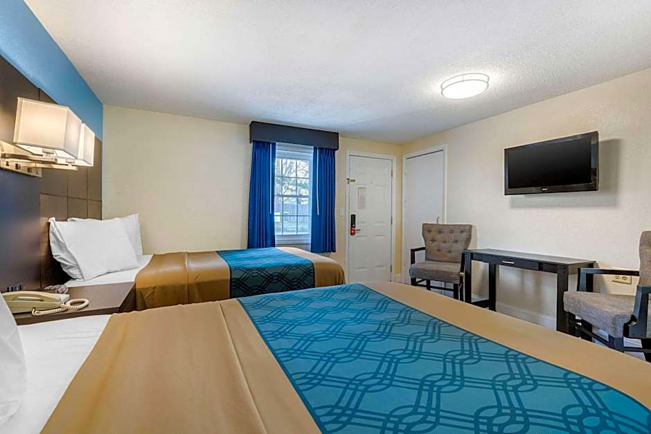 Econo Lodge West Yarmouth on Cape Cod