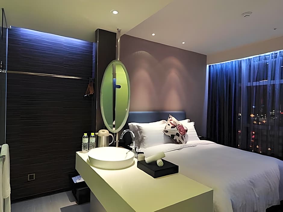 CHECK inn Taipei Xinyi