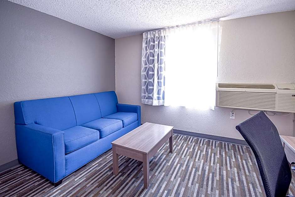 Days Inn & Suites by Wyndham Wisconsin Dells