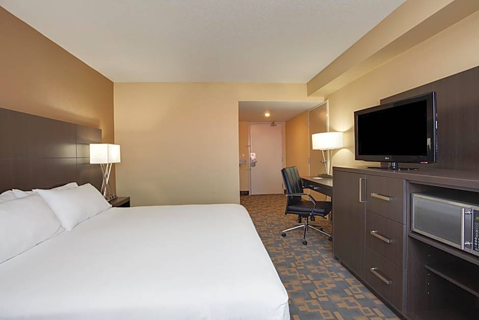 HOLIDAY INN EXPRESS & SUITES FREDERICTON By IHG