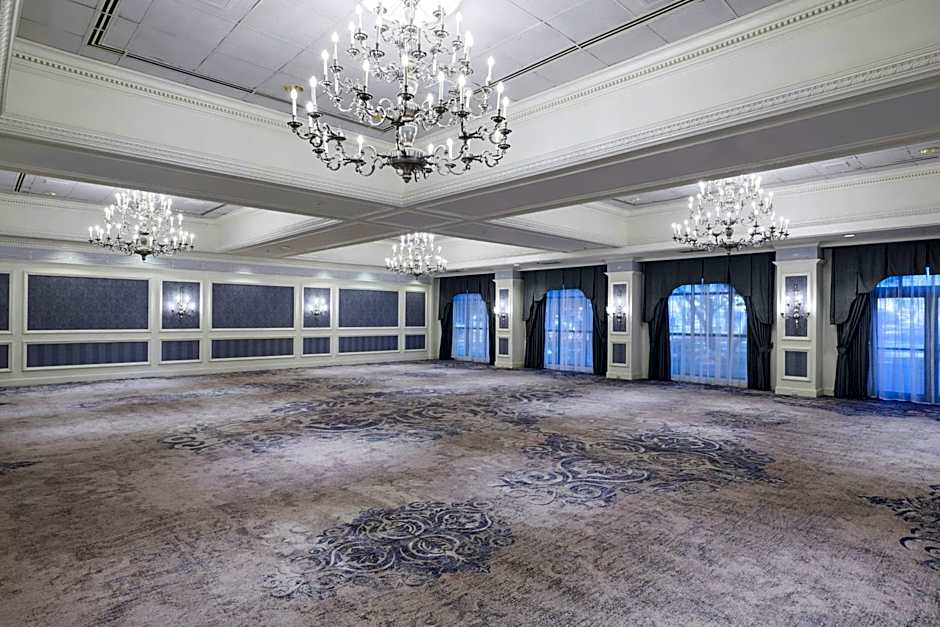 Renaissance by Marriott Austin Hotel