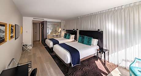 Gondola View Twin Room