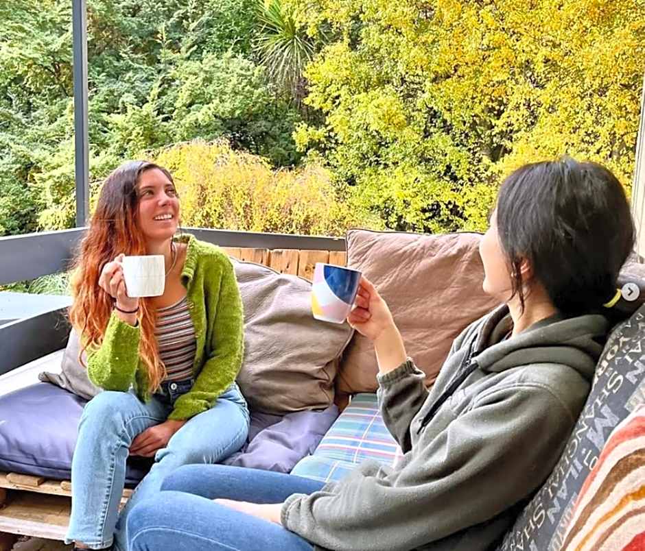 The Flaming Kiwi Backpacker