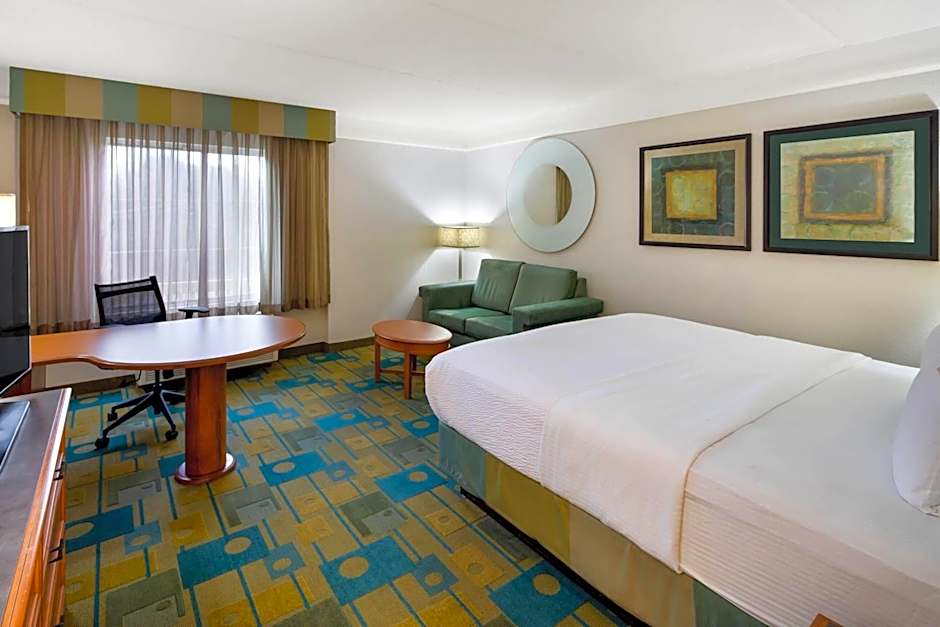 La Quinta by Wyndham Haywood Mall-Near Greenville Downtow