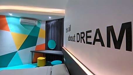 Alexander Hotel Tegal