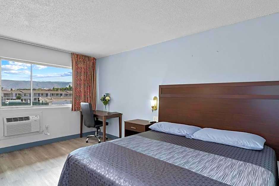 Holiday Lodge Wenatchee