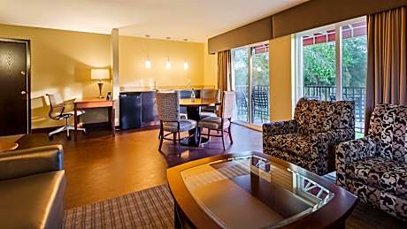 One-Bedroom King Suite with Balcony and Golf Course View
