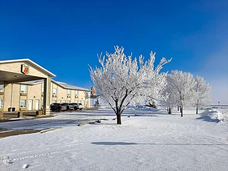 Super 8 by Wyndham Three Hills AB