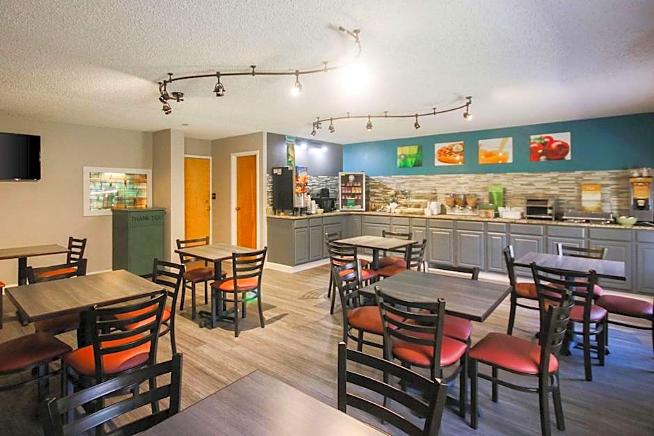 Quality Inn Clinton - Laurens I-26