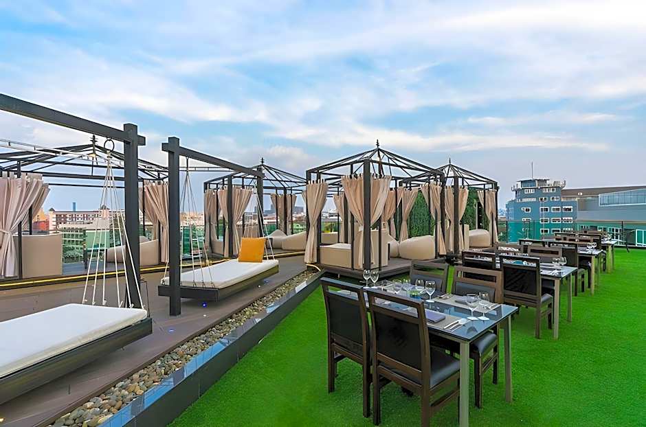 Acqua Hotel (SHA Plus)