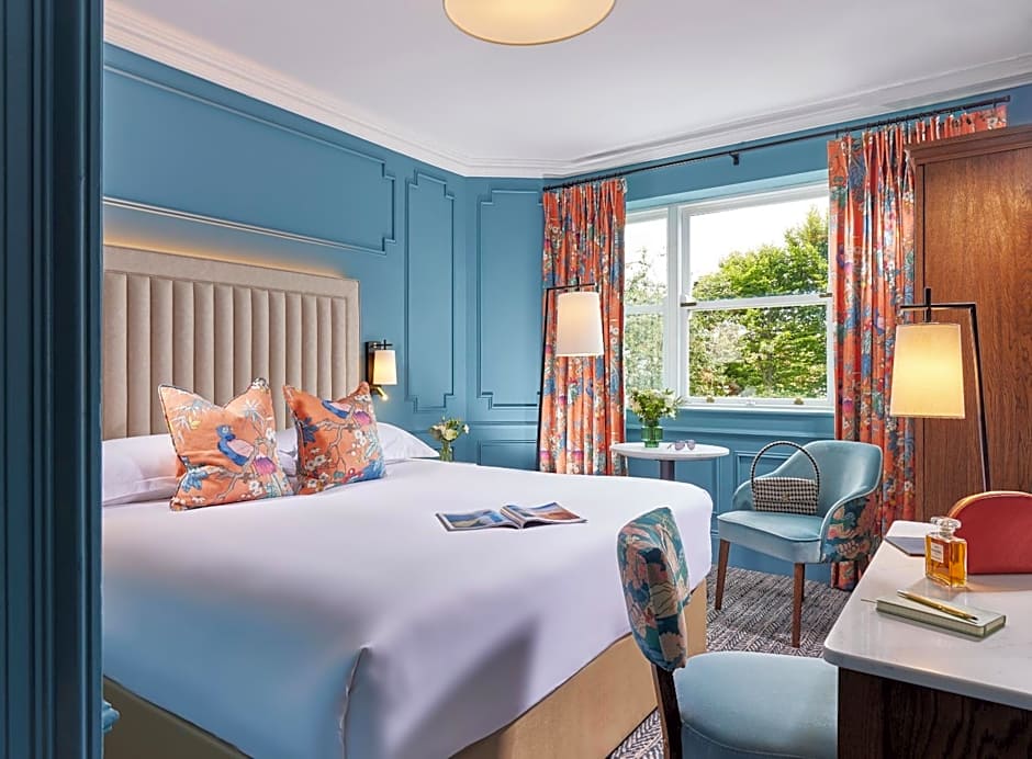 Waterloo Town House & Suites