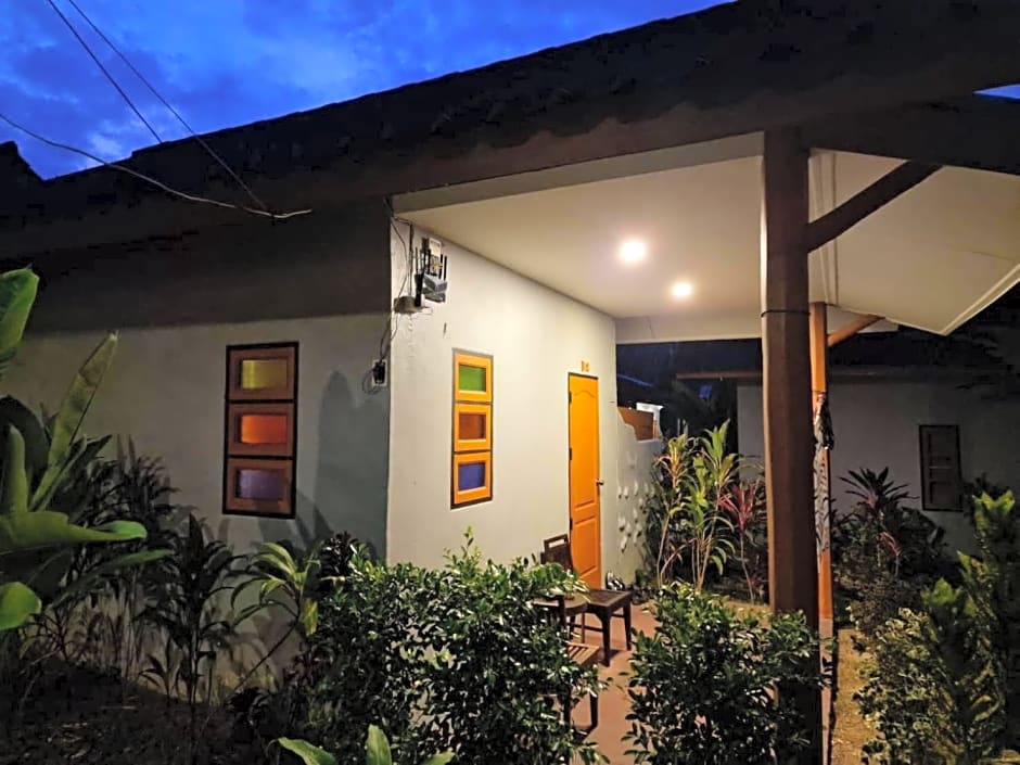 Khaolak Banana Bungalow