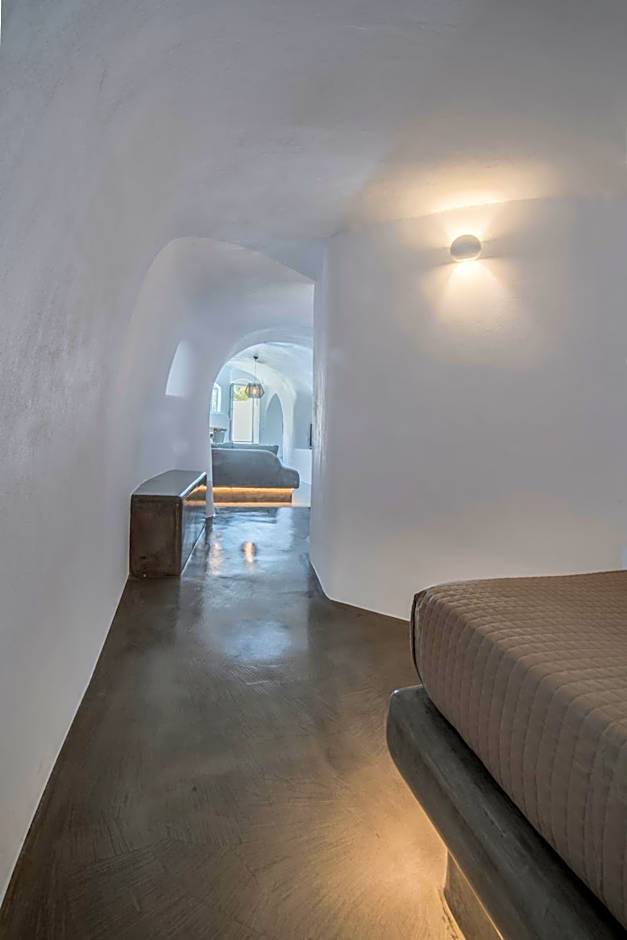 AQUA SERENITY LUXURY SUITES SANTORINI