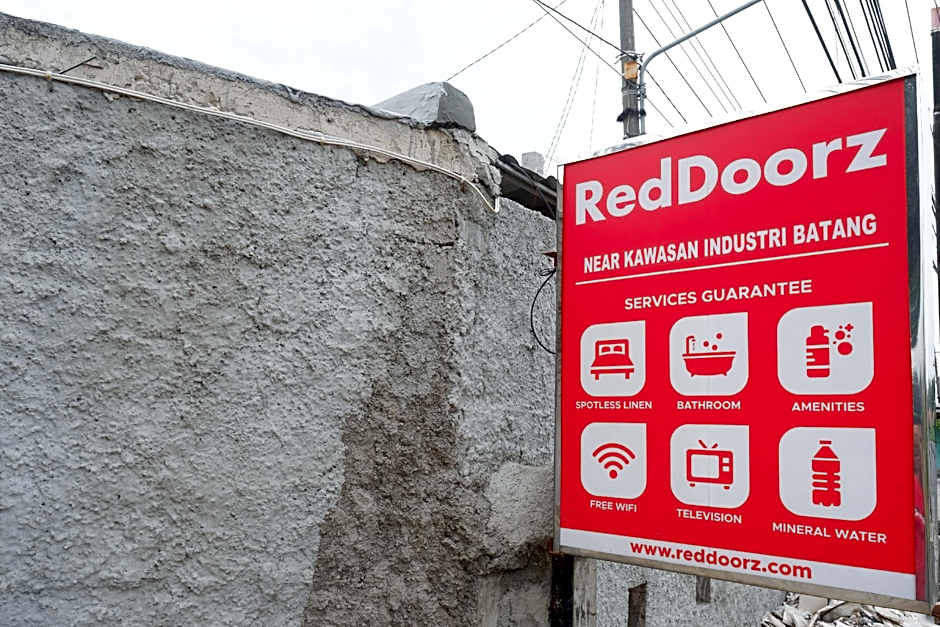 RedDoorz near Stasiun Batang