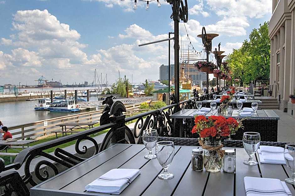 Hilton Philadelphia at Penn’s Landing