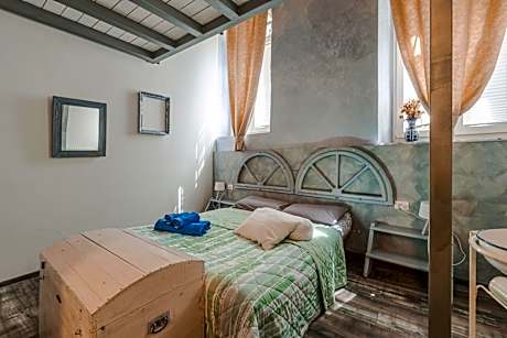 Quadruple Room with Private Bathroom