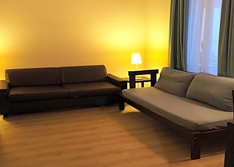 Apartment (5 Adults)