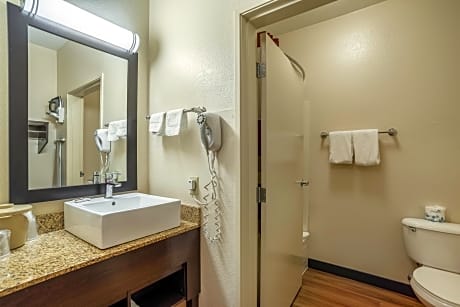 Deluxe 2 Full Beds Smoke-Free