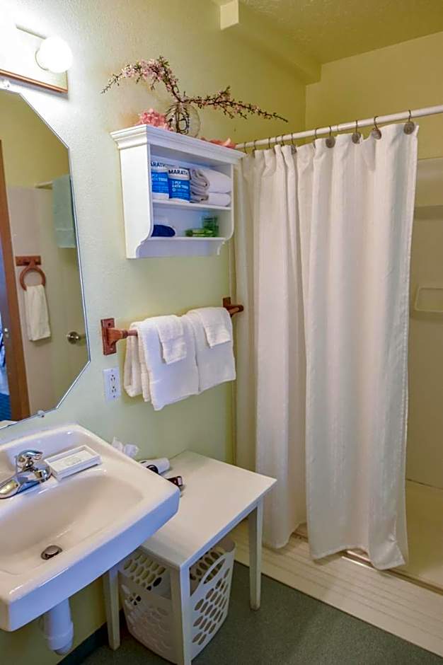 Sea Treasures Inn