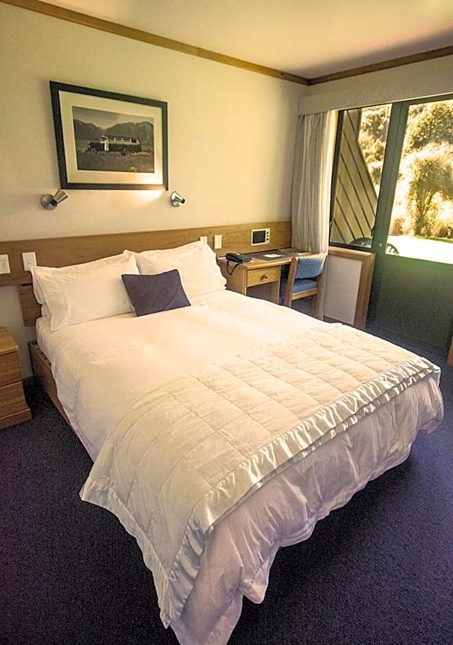 Photo 1 of 3 of Superior 1 Queen Bed