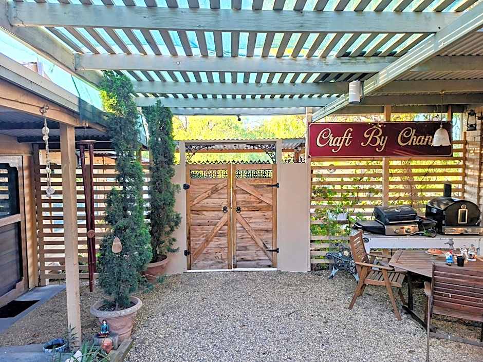 A La Folly The Retreat