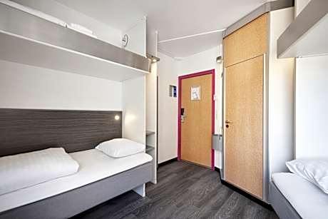 Standard Family Room Triple occ