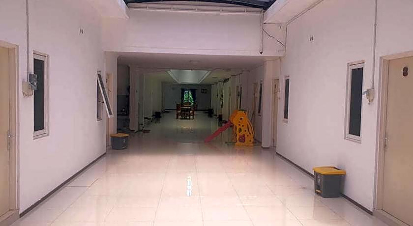 Kost Jennaira Syariah Jogja City Mall Yogyakarta by Reddoorz – Yogyakarta, MN