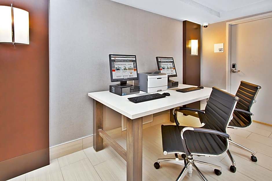 Holiday Inn Express Boston-Waltham By IHG