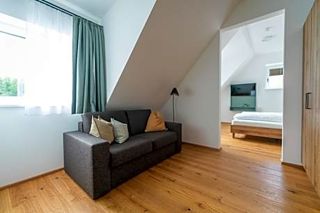 Triple Room with Private Bathroom