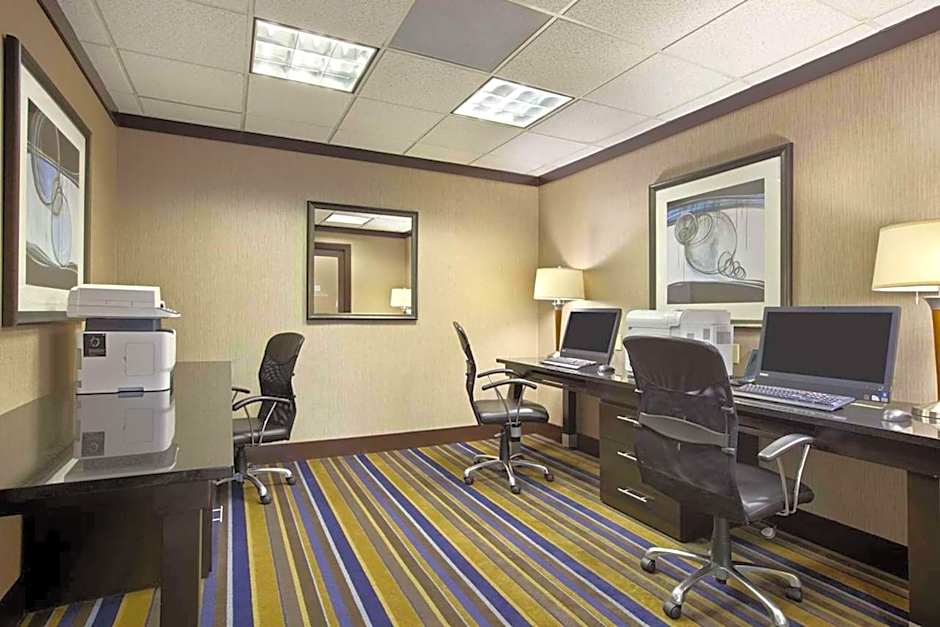 Embassy Suites By Hilton Hotel St. Louis-Airport