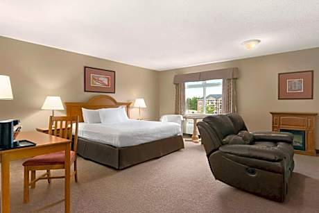 Deluxe King Room - Non-Smoking