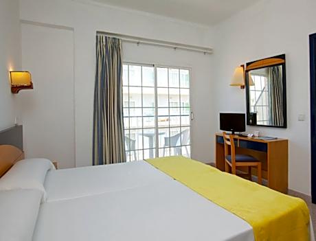 DOUBLE/TWIN SIDE SEA VIEW WITH BALCONY 3 ADULTS