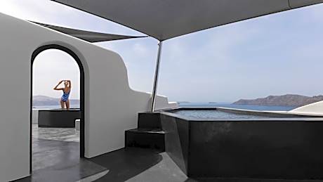 Deluxe Suite with Outdoor Hot Tub & Caldera View