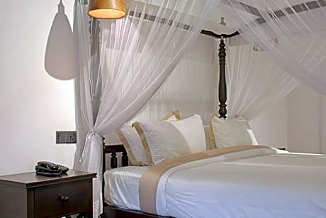 Suite with Pool View