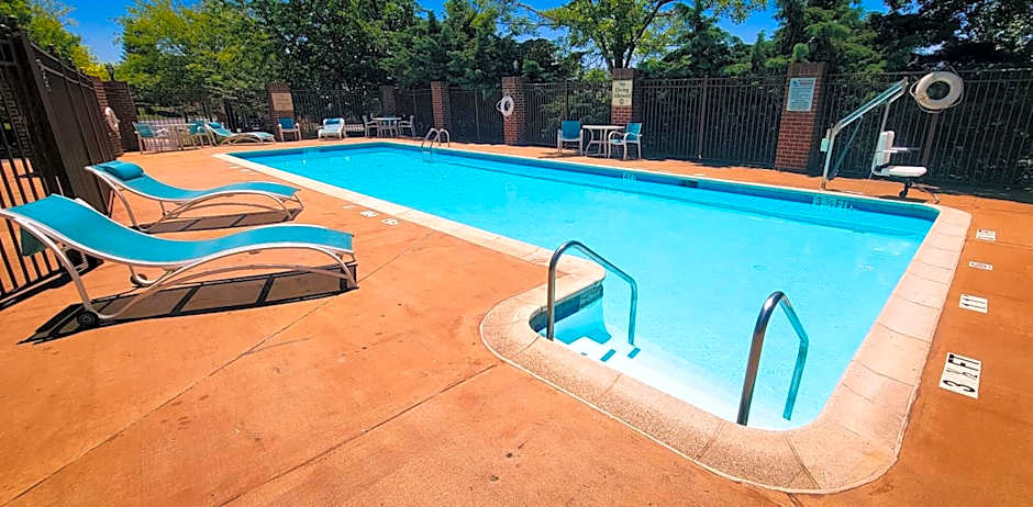 Holiday Inn Express Harrisburg East By IHG