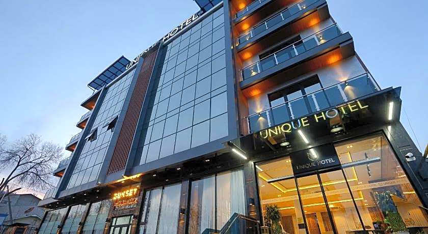 UNIQUE HOTEL