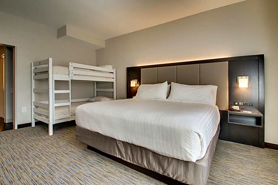 Holiday Inn Express & Suites Charleston NE Mt Pleasant US17 By IHG