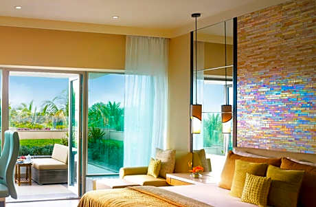 Deluxe Room Sit Out with Balcony