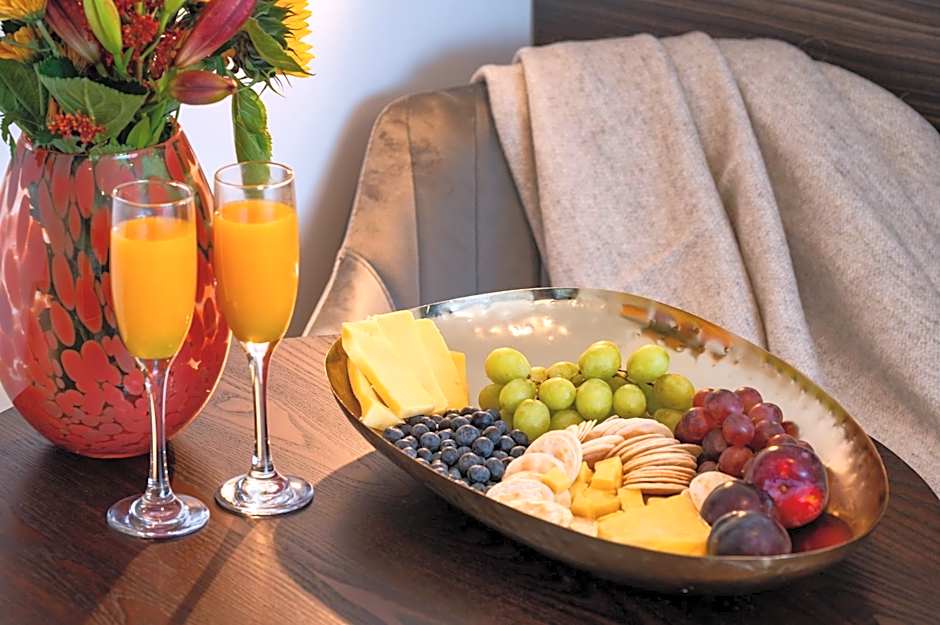 Luxe Suites & Apartments
