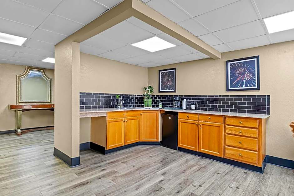 Rodeway Inn Stone Mountain