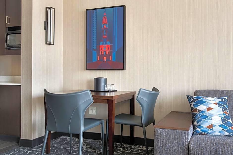 Courtyard by Marriott Philadelphia South at The Navy Yard